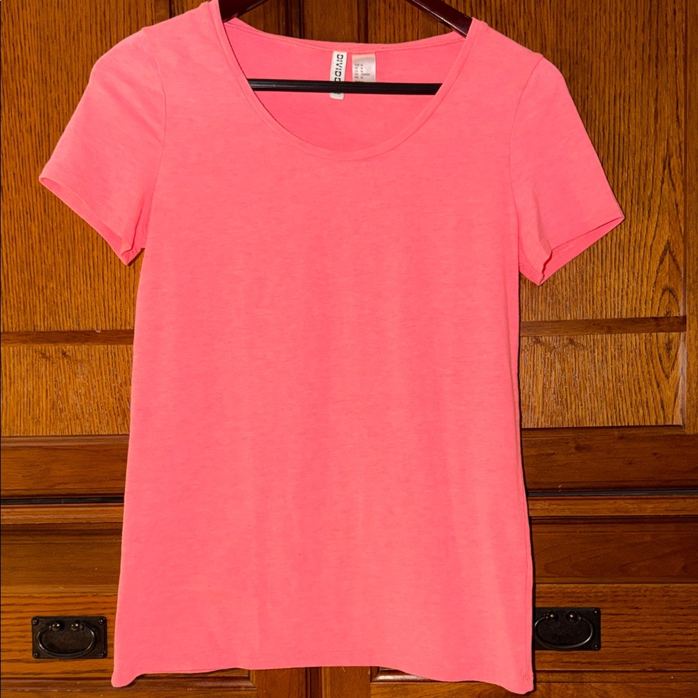 Divided H&M Basic Layer Tee Neon Coral Scoop Neck Regular Fit Summer Bright Soft